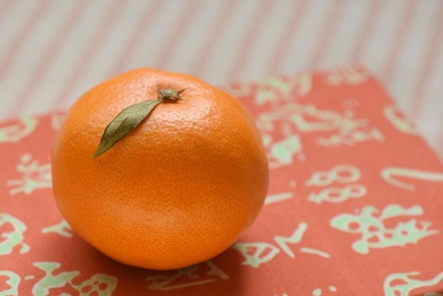 みかんのヘタの周りが茶色になる原因は？完熟と傷みを見分けるには